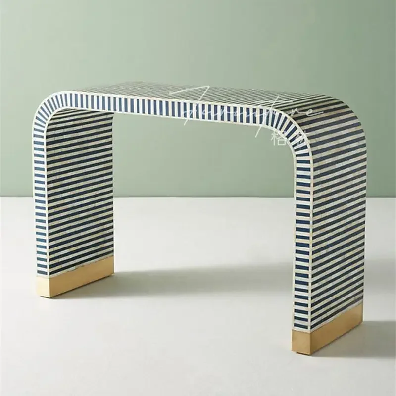 Foyer simples e moderno, armário lateral do sofá