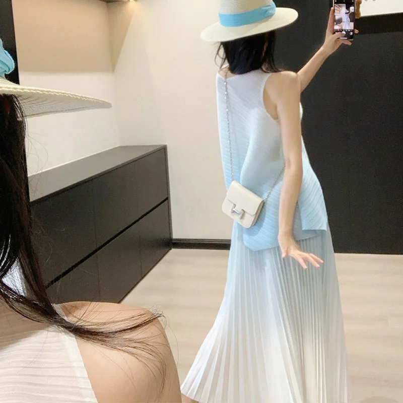 Miyake 2025 Summer New Sleeveless Top Pleated Blue Gradual Change Fashion Plisse Wear Loose Pleats Skirt Plus Size Pleated Suit