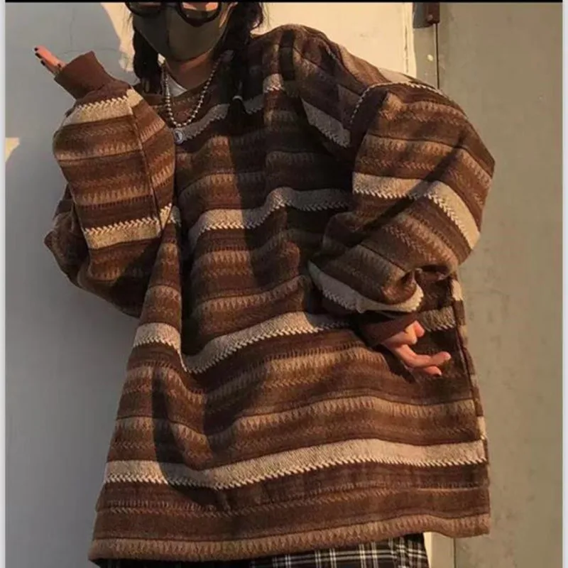

Spot autumn and winter vintage lazy style striped woolen sweater with loose pockets and round neck sweater with plush