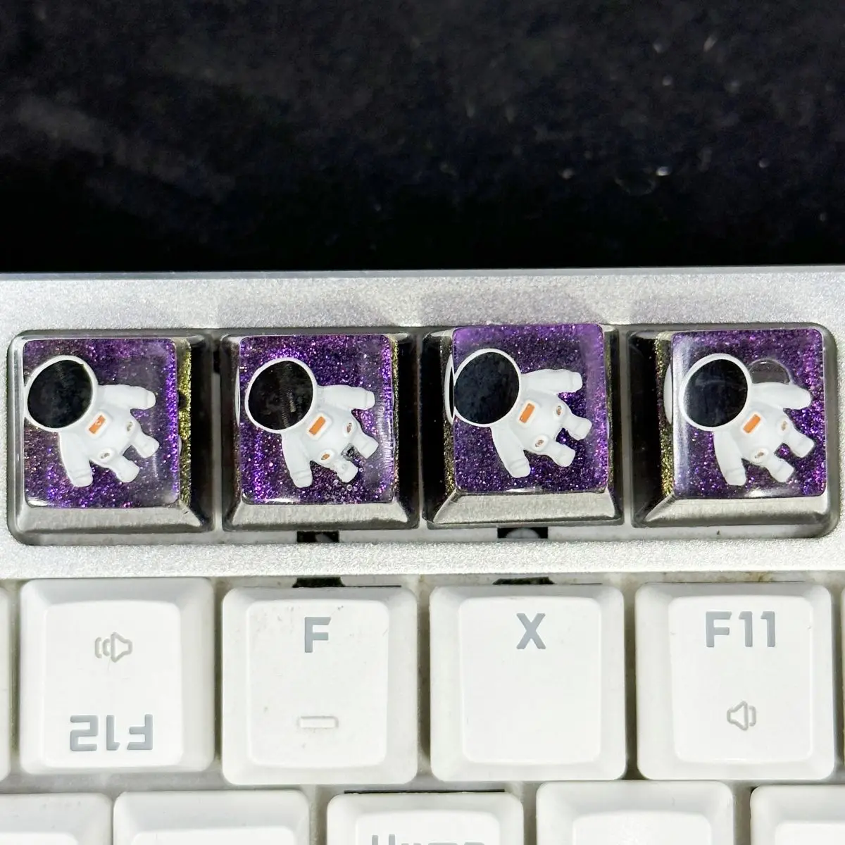 Starry Sky Astronaut keycap DIY Handmade Resin Anime Game Keycaps OEM Profile Key Cap for MX Switches Layout Mechanical Keyboard