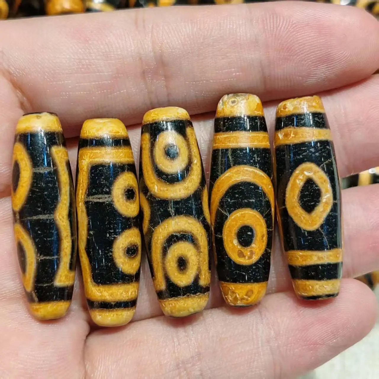 

100Pcs Taiwan Infiltration Tooth Yellow Calcification Weathering Agate Tianzhu Ethnic Style Necklace Pendant DIY Accessories Dzi