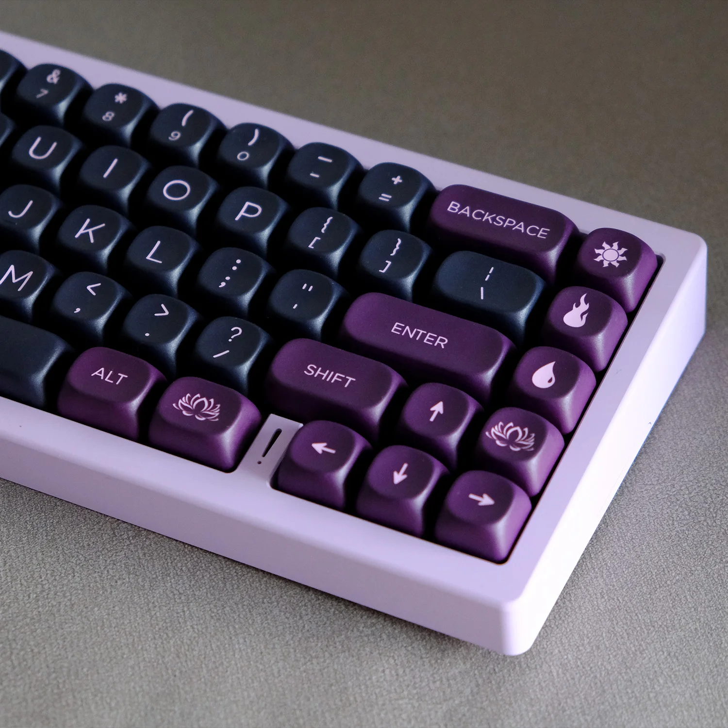 KYOMOT 129 Keys Black Lotus Theme Keycaps Set XOA Profile PBT Dye Sub Black Purple Keycaps For MX Switch DIY Mechanical Keyboard