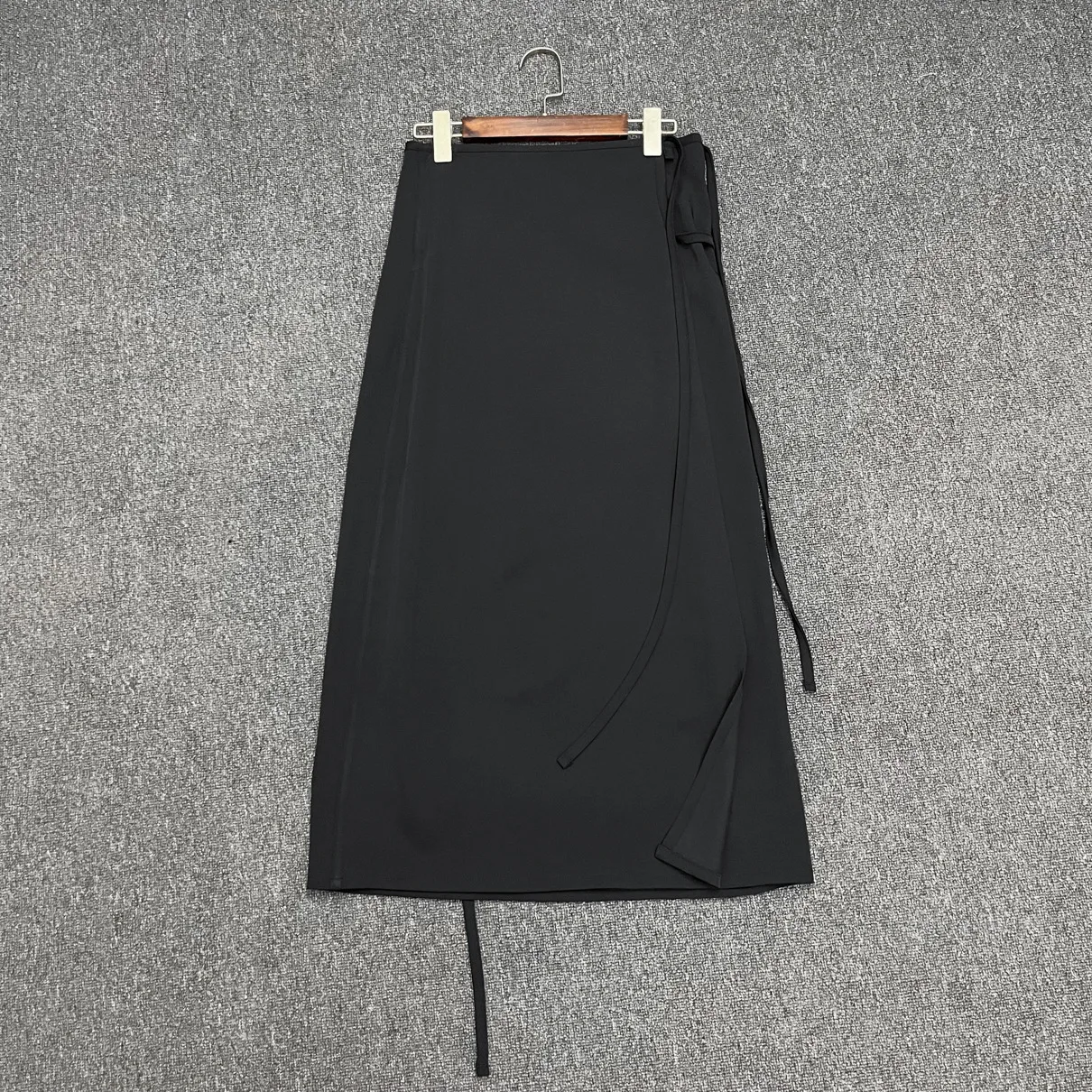 Withered French Minimalism 2024 Auttumn New Midi Skirts Womens Arrivals Fashion Straight Black Skirts Wrap Around Straps