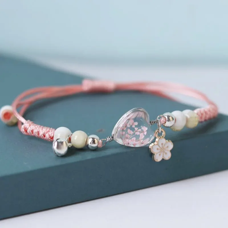 Handmade Love Heart Shape Glass Dried Flower Bracelet for Women Sweet Gypsophila Charm Bracelets Female Wristband Jewellery Gift