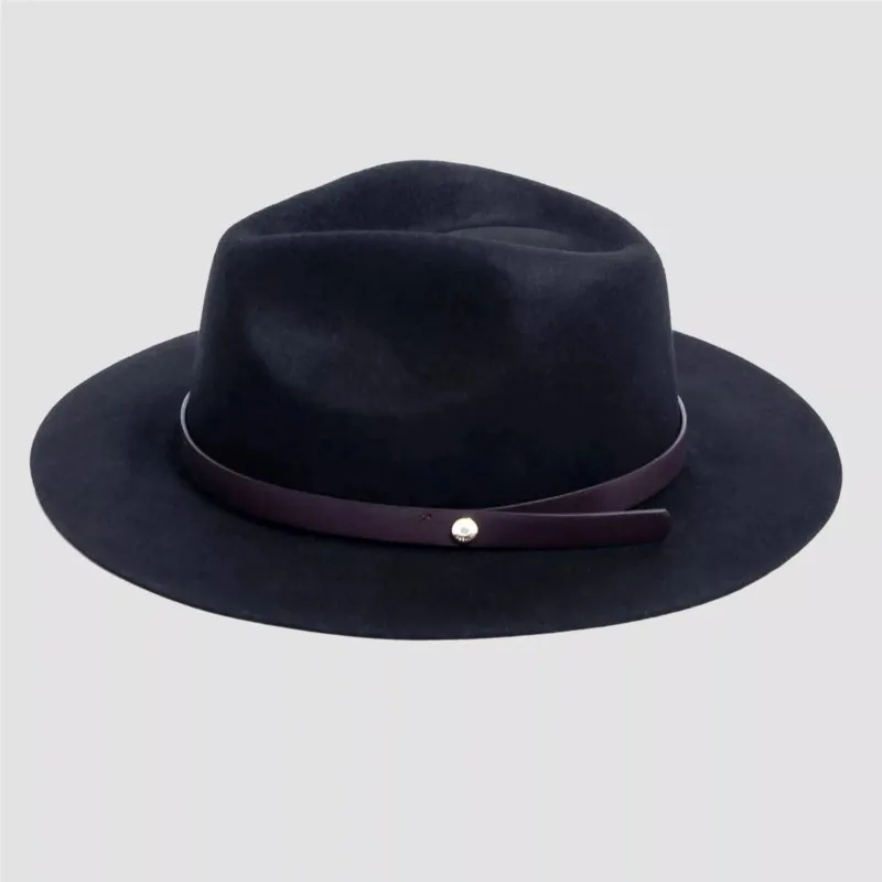 A plain-colored top hat with leather decorated felt