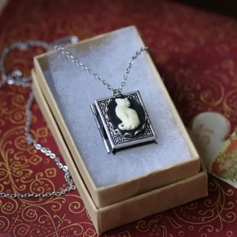 Gothic White Cat Pendant Necklace for Women Vintage Creative Necklace Page Turnable Book Shaped Necklace Party Jewelry No Box