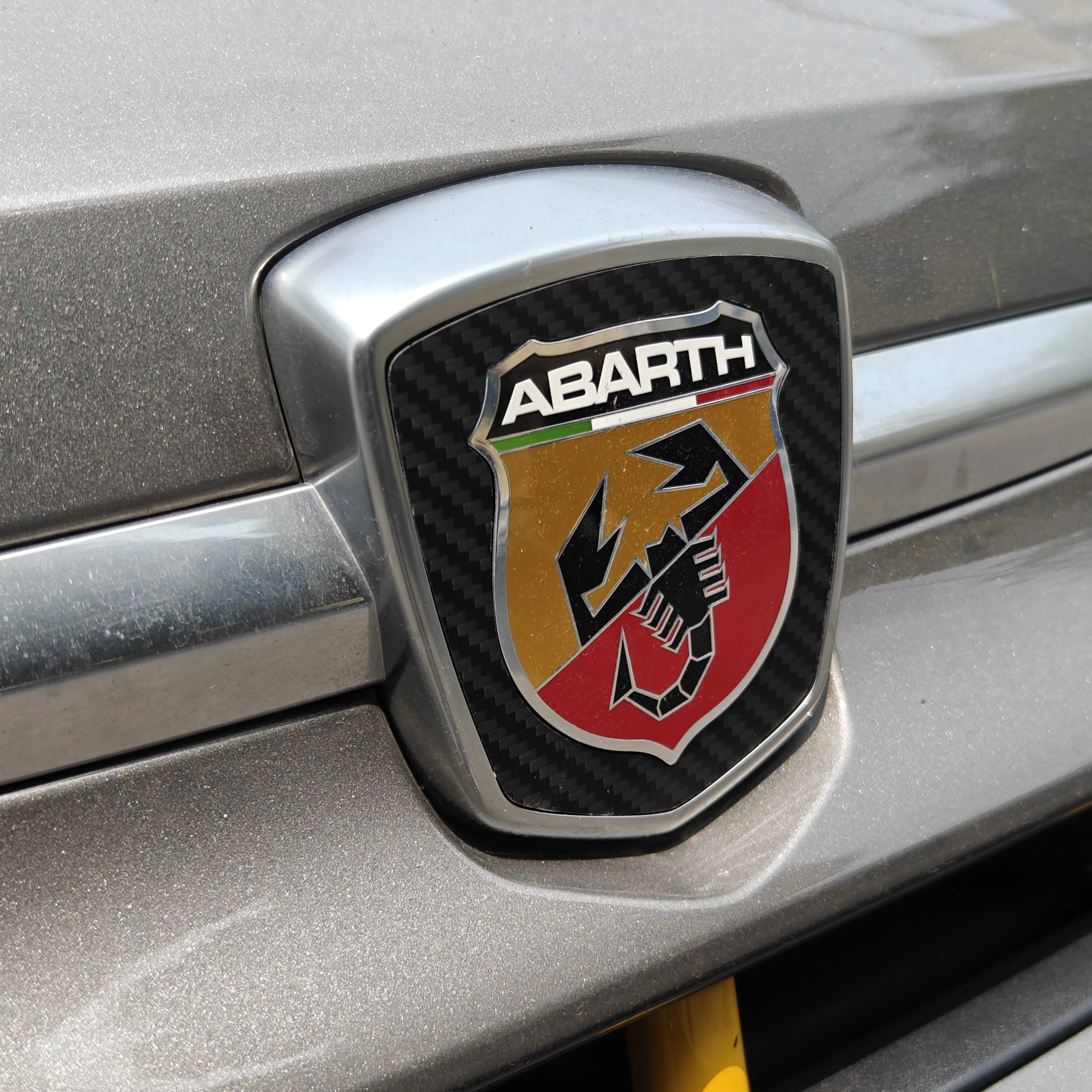 

Совершенно новый стиль, наклейка из углеродного волокна для Abarth 595 695, 2 шт.
