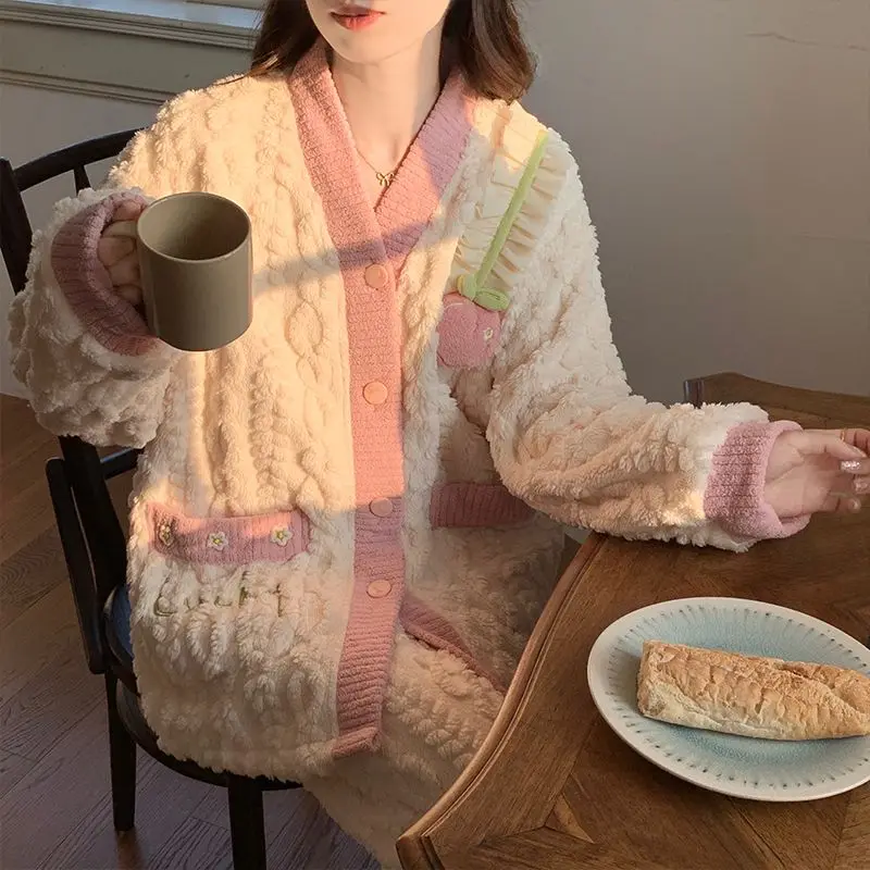 

Новые осенне-зимние пижамы 2024, повседневный короткий халат, коралловый короткий утолщенный теплый домашний милый и милый комплект, неограниченный сезон, комфорт