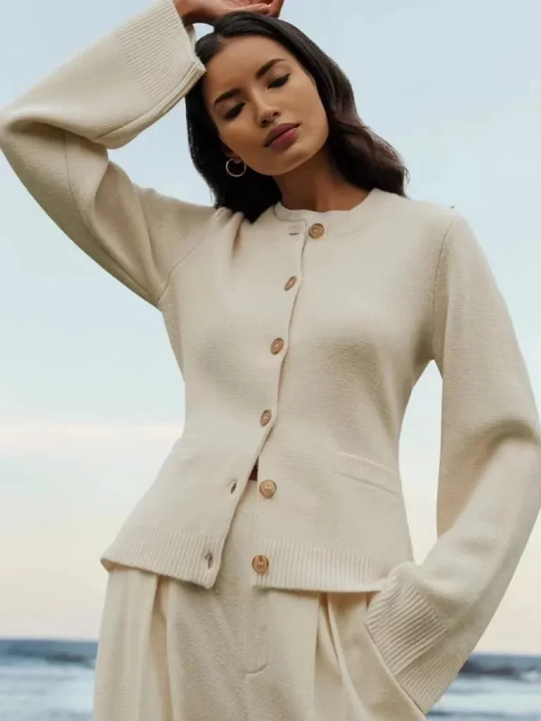 2024 Jesienny luźny miękki kardigan damski Casual Chic Sweter damski z długim rękawem Topy zimowe Nowy Solidny ciepły lekki kardigan