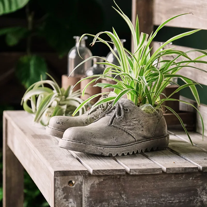 Leather Shoes Flower Pot Resin Hanging Basket for Succulents Aged Cement Style Outdoor Garden Decor Retro Gardening Planters