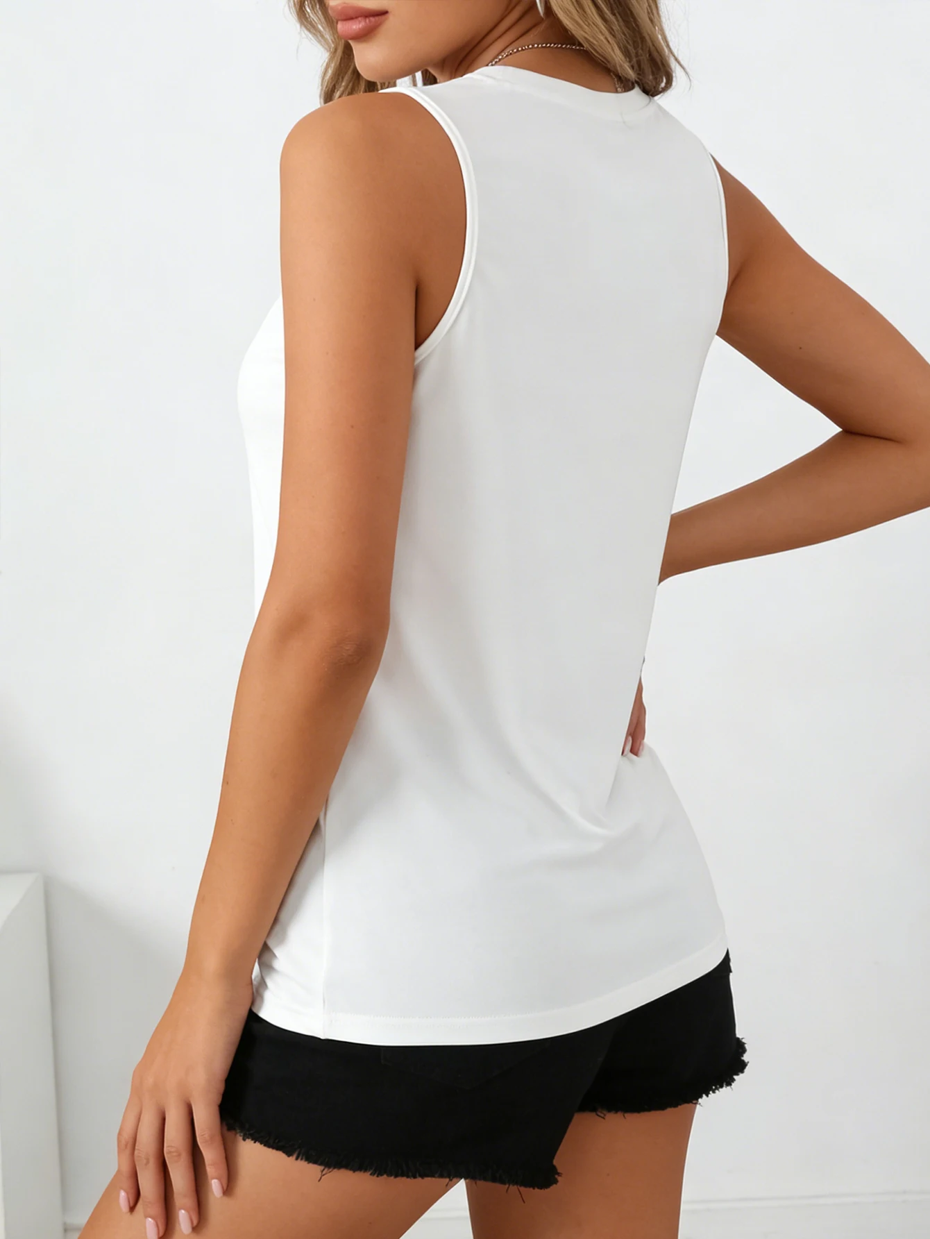 Women's Fashionable and Simple Tank Top, Summer Casual Resort Top, Comfortable Home Wear Halter Top image 3