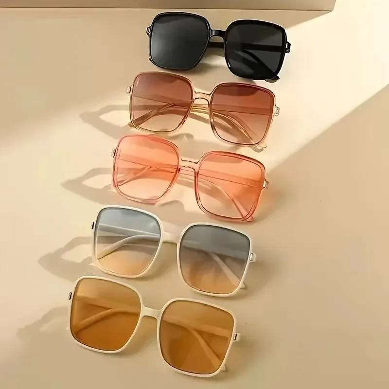 Trendy Gradient Color Lens Square Sunglasses with Nailhead Design Oversized Frame UV Protection Retro Sunglasses for Women Men