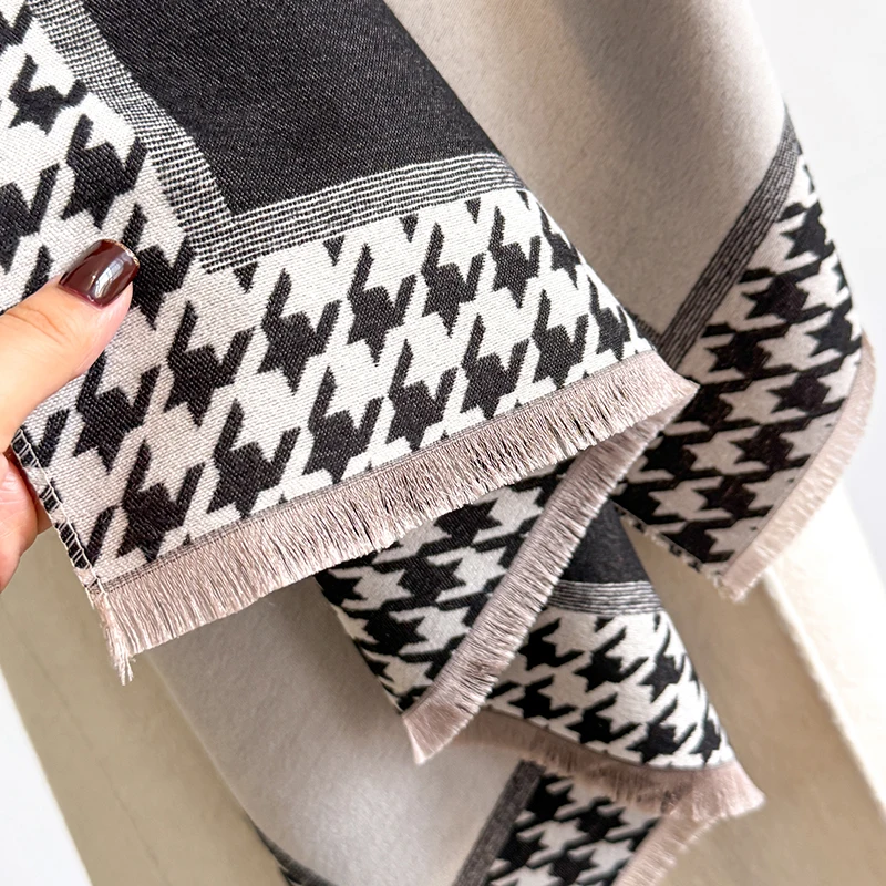 2025, Luxusmarke Damen-Winterschal aus Kaschmir – Pashmina-Schal mit Leopardenmuster und Quasten, Wickeltuch, Bandana und Poncho – Detail 3
