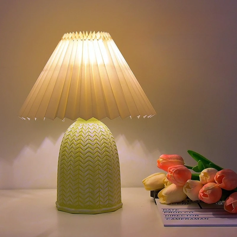 Creative Green Ceramic Base Floor Lamp Retro White Pleated Fabric Lampshade Bedroom Study Bedside Reading Atmoshere Night Lights