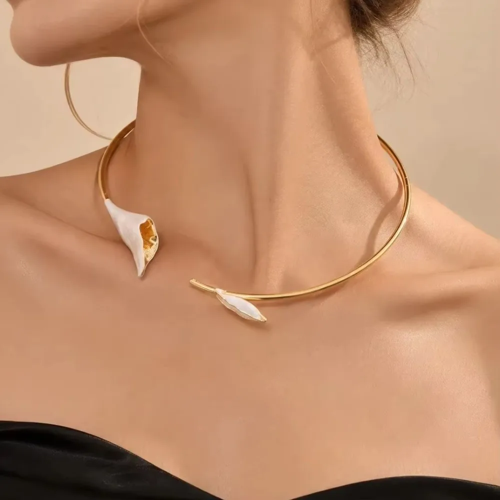 Fashion Adjustable Enamel Flower Choker Enamel Flower Floral Torque Jewelry Open Collar Necklace Gold Color Statement Necklace