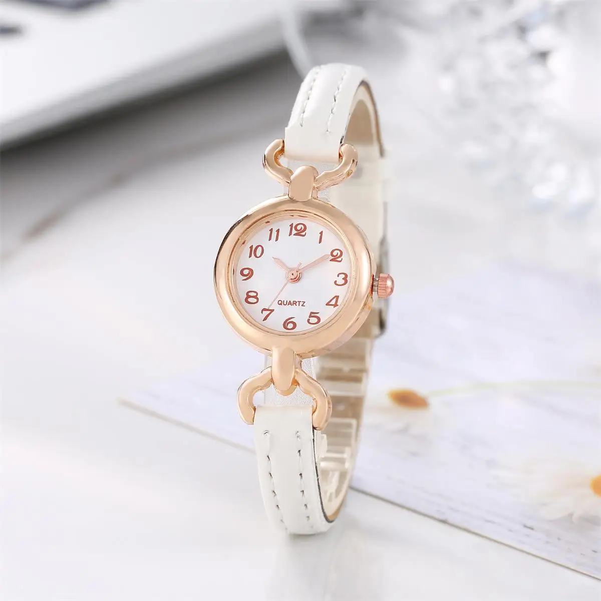 2024 new cross-border foreign trade exquisite girls watch student watch fashion small round watch digital ladies wristwatch