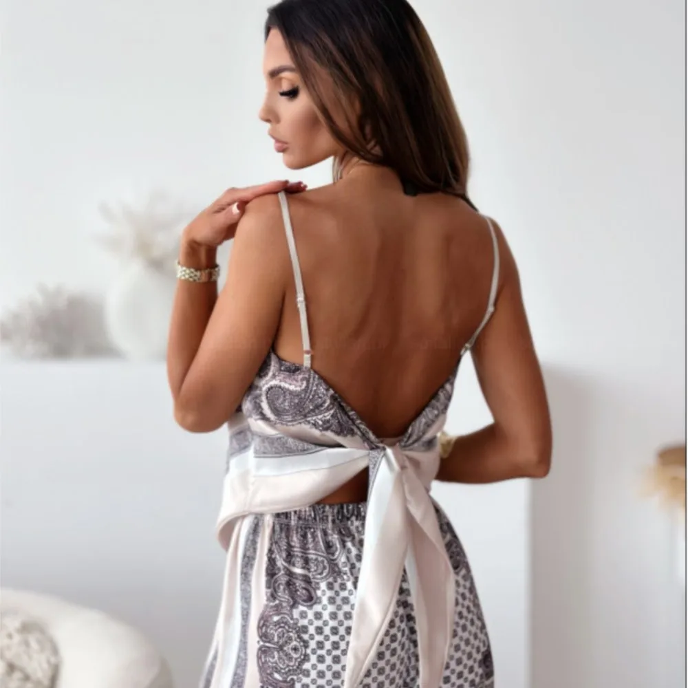 Women Retro Print Strapless Tops And Wide Leg 2 Pieces Sets Camis Backless Bow Tie And Trousers Office Lady Two Pieces Suits New