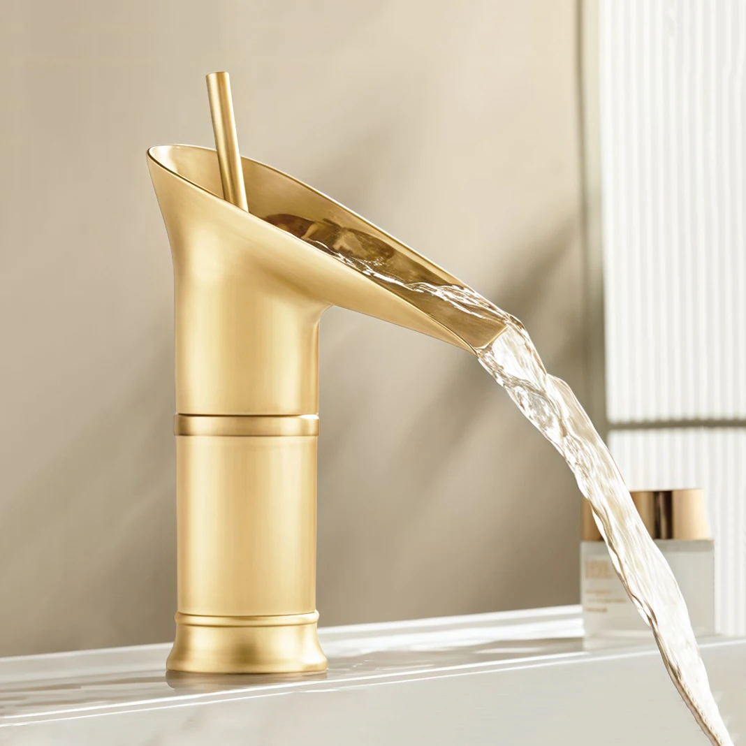 

Матовый золотой смеситель для ванной комнаты с водопадом, смеситель для раковины, смеситель для горячей и холодной воды, антикварный смеситель для раковины в ванной, золотой смеситель, черный смеситель для воды