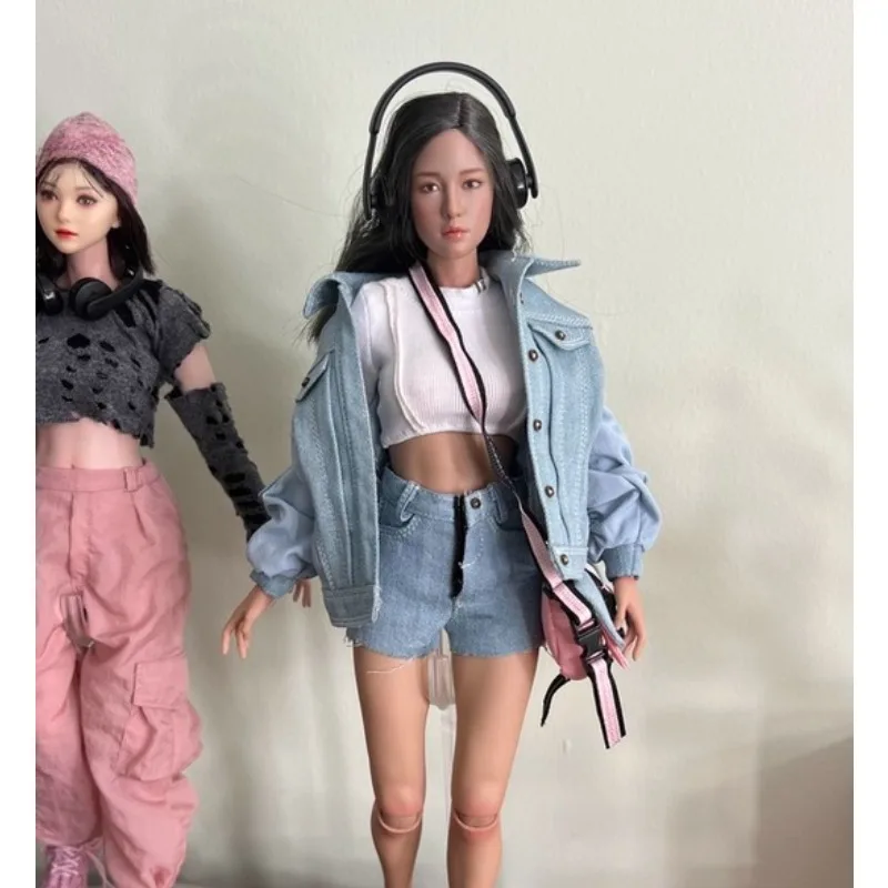SA053 Muñeca femenina a escala 1/6, abrigo vaquero de verano, camiseta, pantalones cortos, calcetines, modelo de ropa para figuras de acción de 12 pulgadas, cuerpo AT203