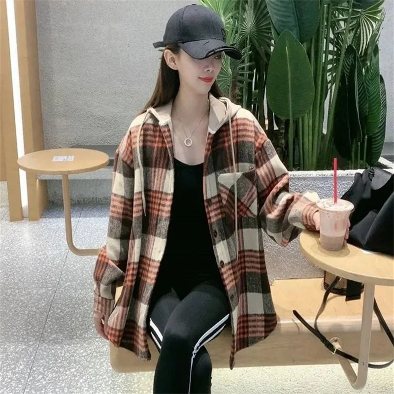 Camisa feminina topo de veludo grosso lixar com capuz camisa xadrez 2026 nova primavera outono inverno meados de comprimento solto versátil camisa jaqueta