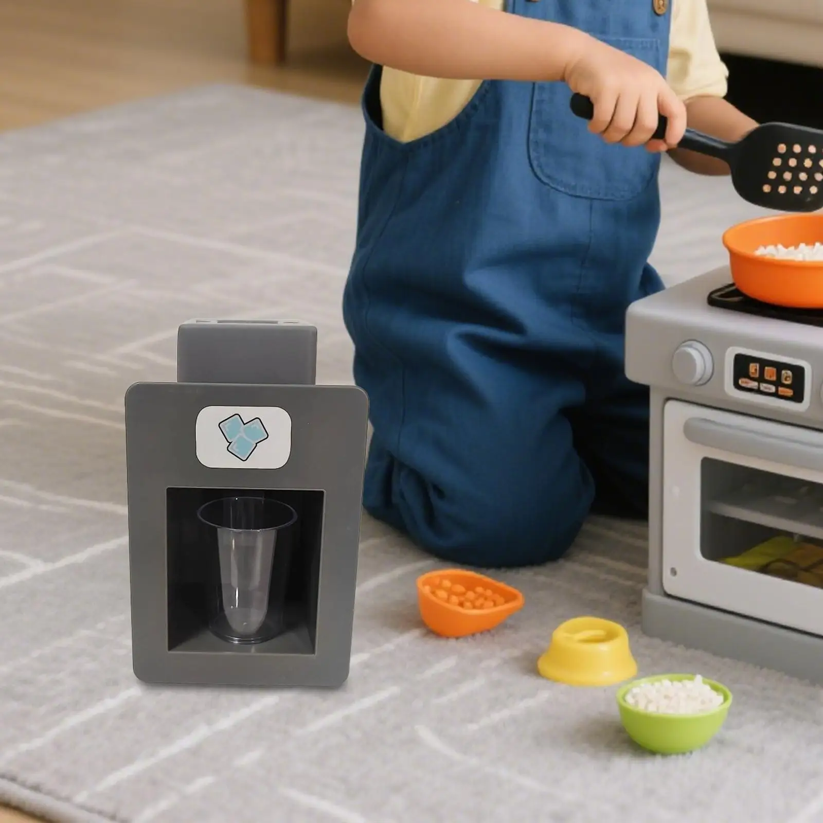 Pretend Play Ice Maker Toy with Fake Cubes Simulated Ice Dispenser Develop Motor Skill Improve Hand Eye Coordination Activity