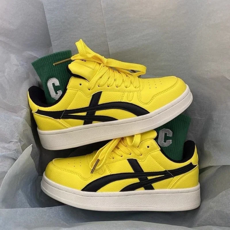 

2025 Новый стиль модных студенческих повседневных и универсальных нишевых кроссовок, модная спортивная обувь в корейском стиле