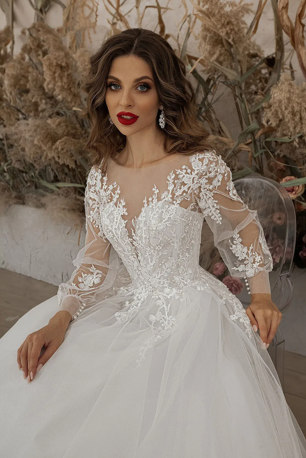 Elegant White Long Sleeve Bridal Pommel Dress Applique Pearl Tulle Floor-Length Wedding Evening Gown with Women