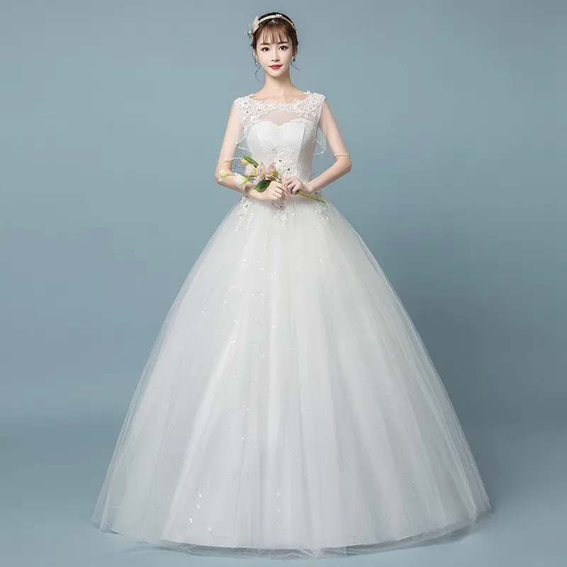 A new elegant and fashionable plus-size dress with double shoulders