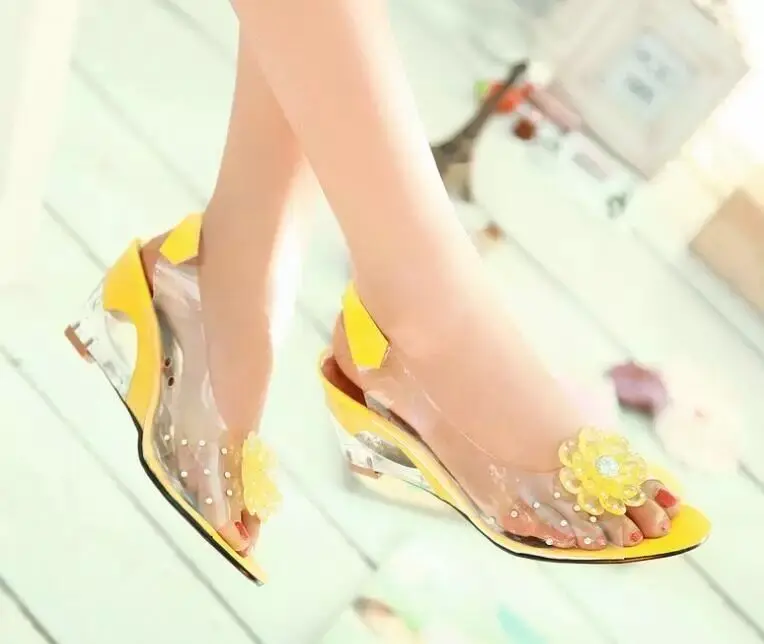 Fashion Women Sandals Summer New Rhinestone Wedge Heel Sweet Flowers Transparent Waterproof  Leisure Womens Jelly Shoes Ladies