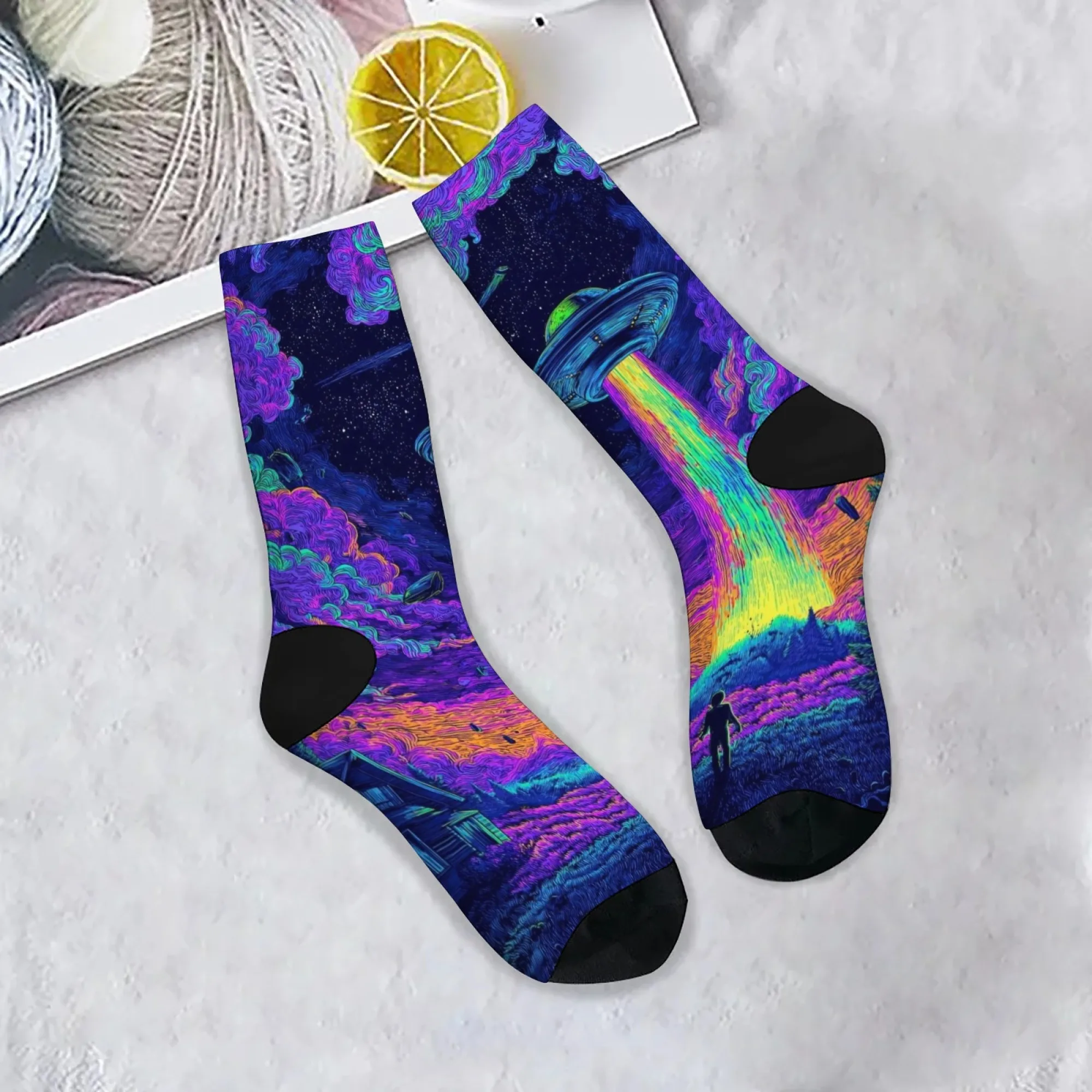 نيون Harajuku نمط الخيال العلمي UFO الرجال طاقم الجوارب مخدر قوس قزح ضوء شعاع والسماء المرصعة بالنجوم طباعة للجنسين العصرية الجوارب الموضة