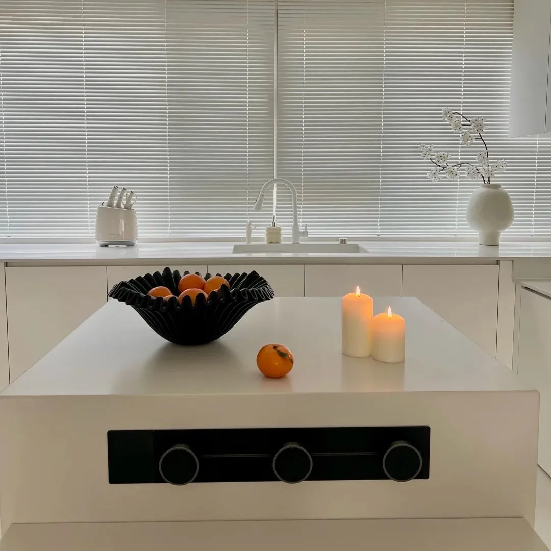 %Trendy Solid-Color Modern Minimalist Pine Wood Custom Kitchen Cabinets Water Resistant