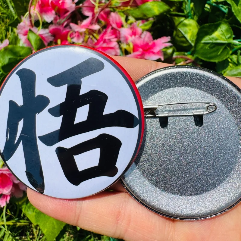 58mm Anime Cosplay KOSTÜM Abzeichen Pin SPTE Weißblech-Brosche Weihnachten Halloween Requisite