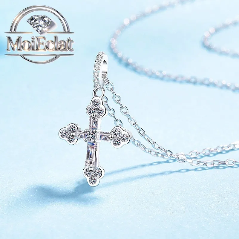 moieclat-platinum-pt950-cross-pendant-with-auspicious-cloud-pattern-moissanite-necklace-trendy-personalized-collarbone-chain