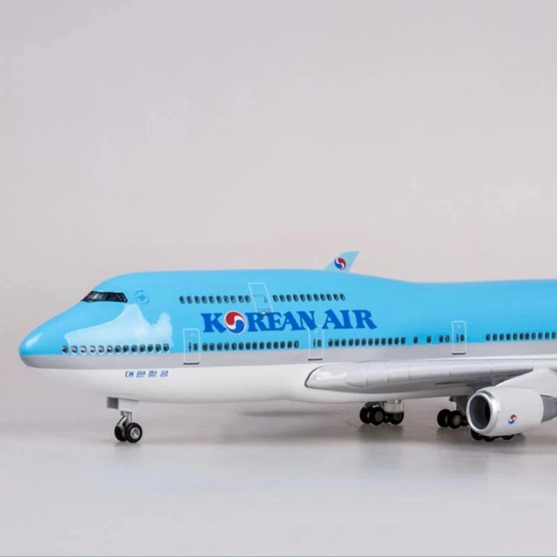 1:150 Scale 747 Korean Air Airplane Model Civil Airliner Aircraft Miniature Plane With Wheel for Collection of Presents