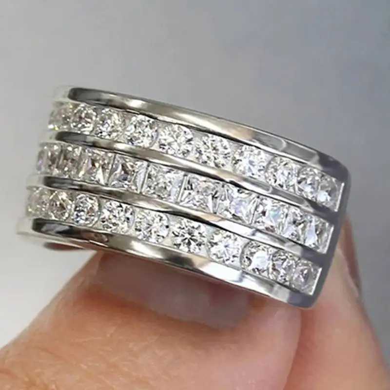 Huitan Vielseitiger Damenring mit brillantem Zirkonia, modisches Damen-Party-Accessoire, silberfarben, schicker Schmuck für den Alltag