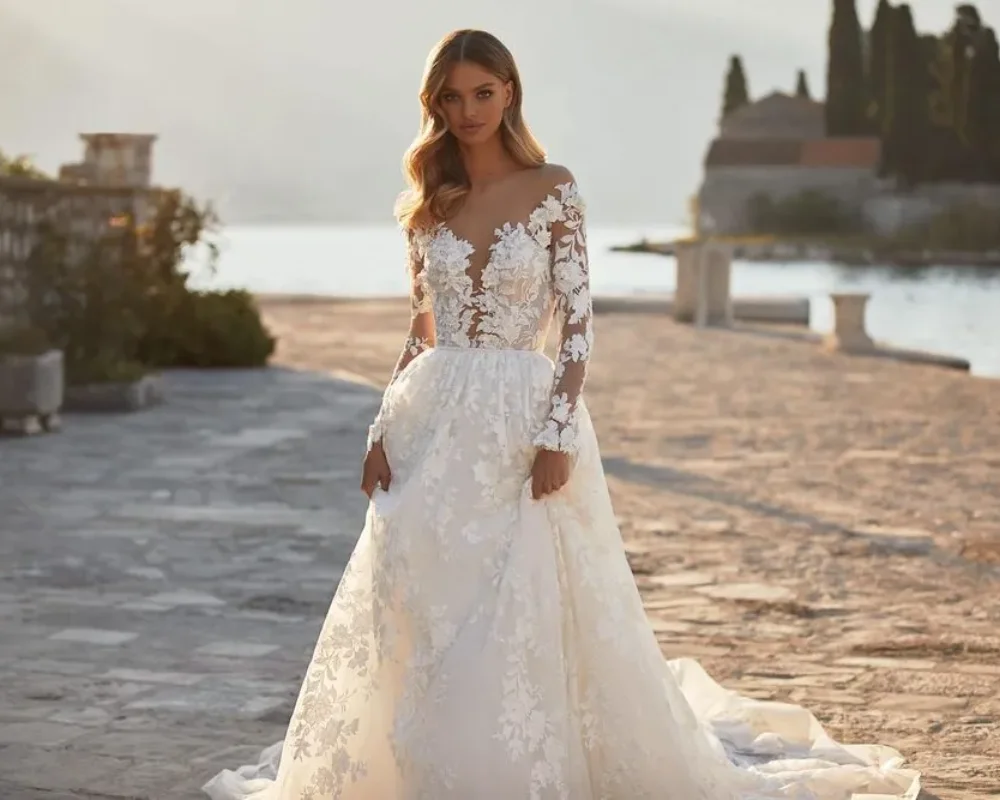 Abiti da sposa Boho Beach A Line personalizzati per la sposa Donna Taglie forti Maniche lunghe Fiori di pizzo Gioiello trasparente