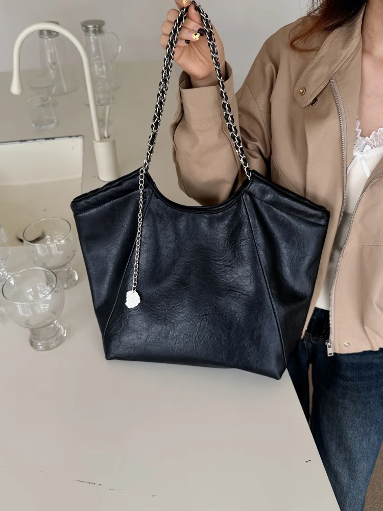 

2025 New Faionable Tote Bag Chain Commuter Large Capaci Folded Texture Versatile Single oulder Bag for All Seasons