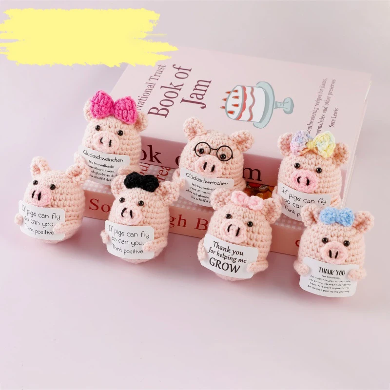 

Funny Crochet Emotional Support Pig Doll With Card Desktop Ornament Handmade Knitted Pig Dolls Christmas Gifts Home Decoration