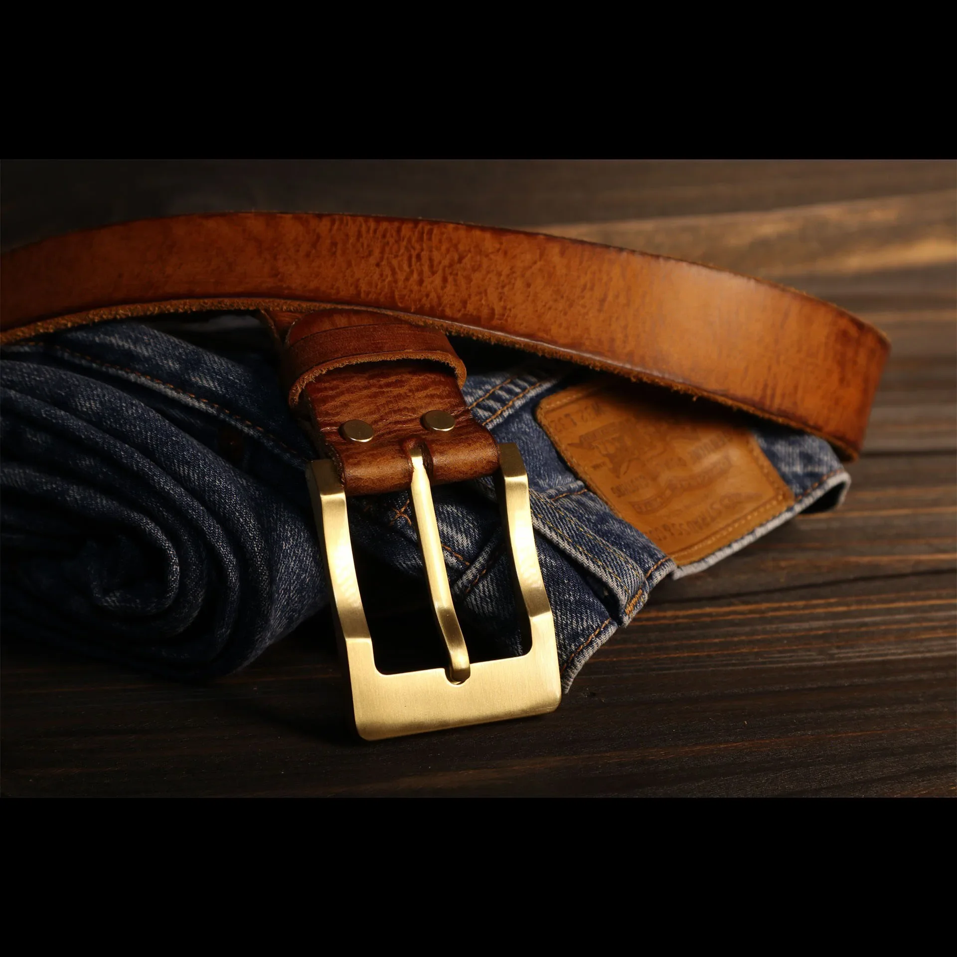 

Vintage Style Cowhide Top Grain Leather Belt with Brass Buckle for Men Everyday Wear 38mm Width
