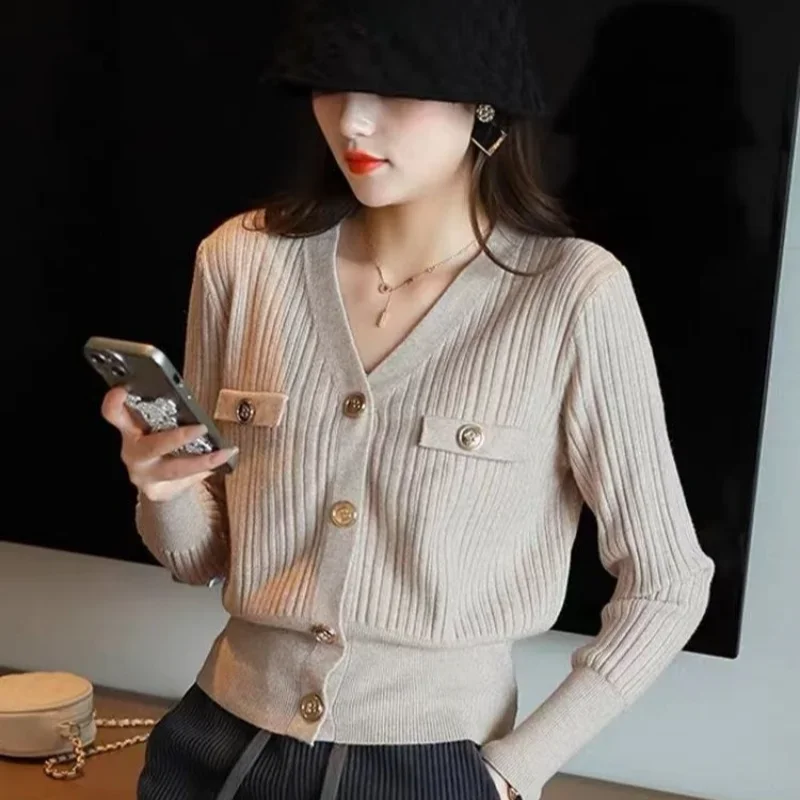 2024 Early Autumn Small Fragrant Wind Korean Light Luxury French Chic Knitted Cardigan Temperament with A Thin 100 Top Women