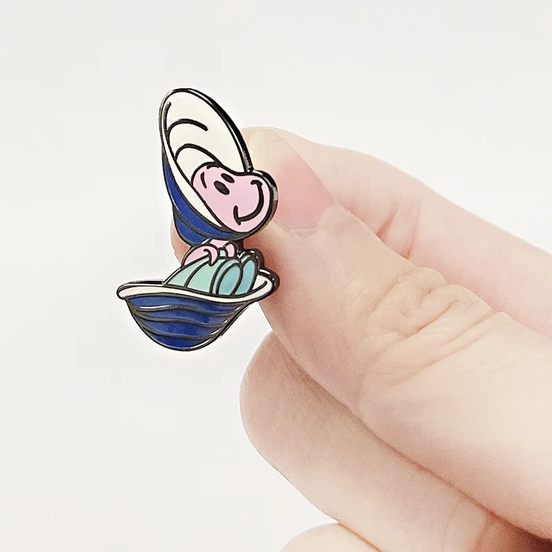 Cute Cartoon Baby Oyster Metal Badge Jewelry Creative Alice in Wonderland Pins Fashion Women's Lapel Pins Accessories Kids Gifts