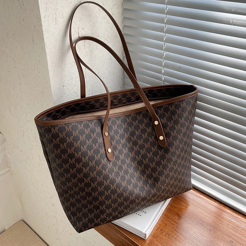 

Large Capacity Shoulder Tote Women PU Leather Handbag Commuter Daily Versatile Bag Spacious Work Casual Carryall Shopper