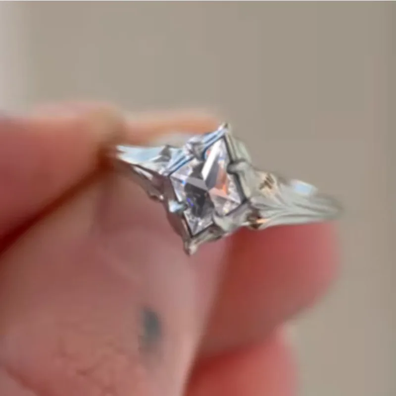 

Luxury Silver Color Inlaid with White Stone Rings Dazzling Fashion Party Engagement Wedding Rings for Women Jewelry