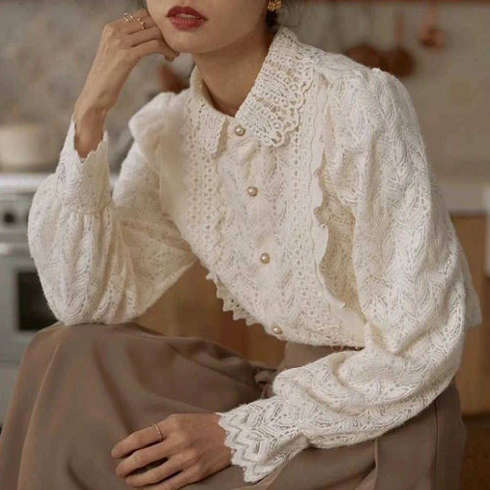 

Design sense fungus edge pearl buckle lace shirt women's spring and autumn 2025 new French retro lapel top