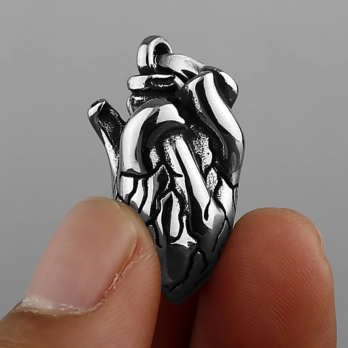 Retro Hip Hop Personality Heart Pendant Men\'s Simple Fashion Titanium Steel Stainless Steel Pendant Necklace Gift Wholesale