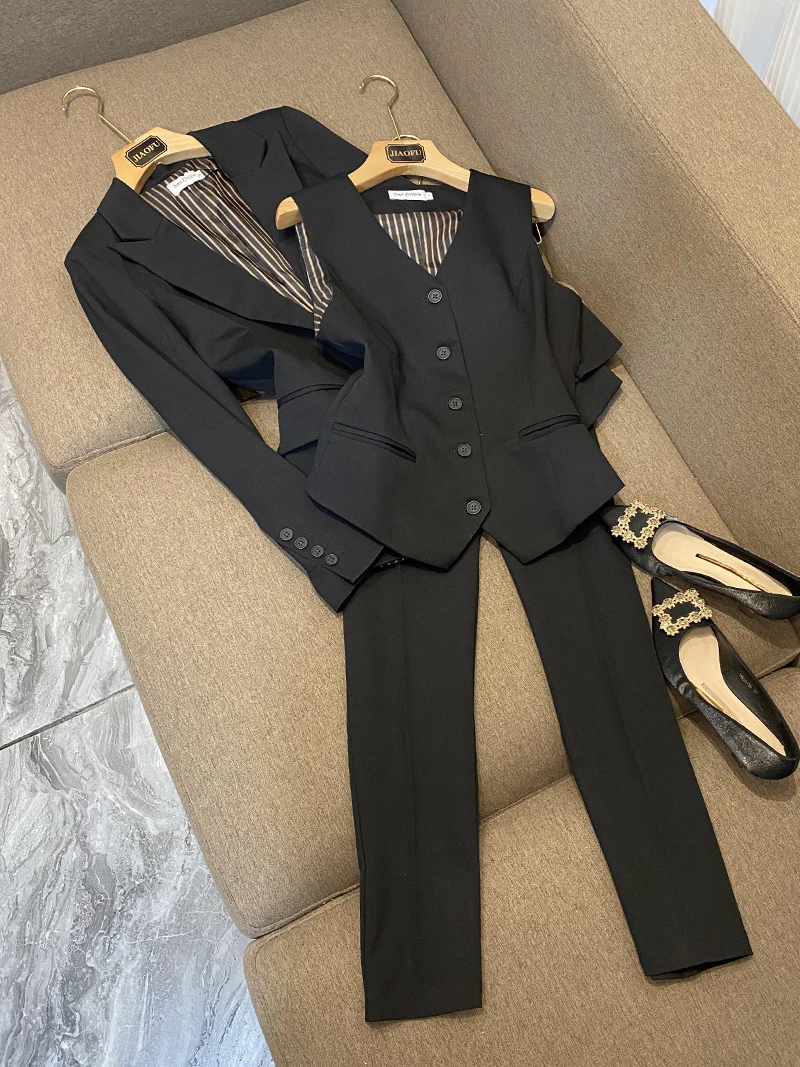 

Casual Briti Sle Women's Tee-Piece Suit Set Small Waistcoat Autumn Winter Faion Ensemble Comfortable Profional Wear