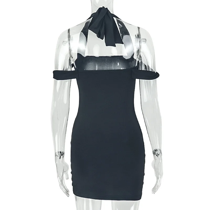 Damen Neckholder Off-Shoulder Mini-Kleid, gerafftes, figurbetontes kurzes Kleid mit O-Ring-Dekor, schmal geschnittenes Party- und Nachtclub-Kleid, Damen-Sommerkleid – Detail 7