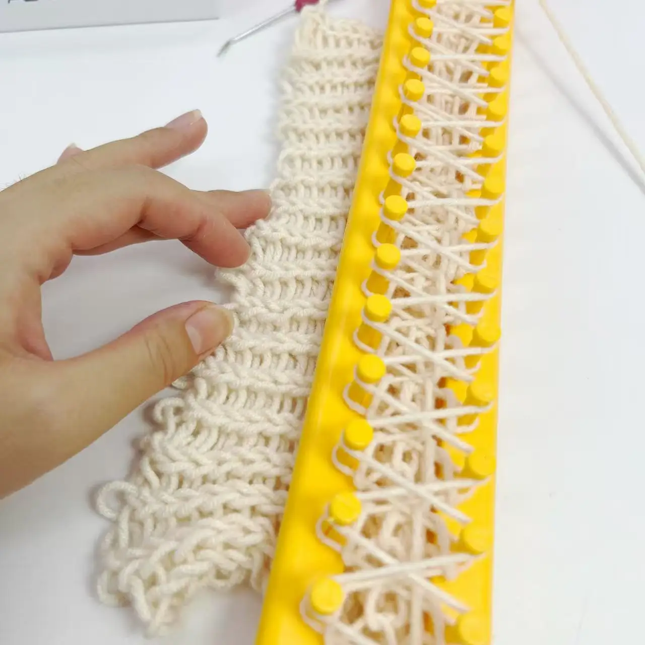 Long Knitting Tool, a Magic Tool for Knitting Scarves, Includes 1 Knitting Device, 1 Crochet Handle, and 1 Plastic Needle, Available in Two Sizes, Red 26cm , Yellow 36cm , DIY Knitting Tool, Suitable for Beginners and Experienced Knitters, Knitting Tool for Lazy People to Knit Scarves and Sweaters