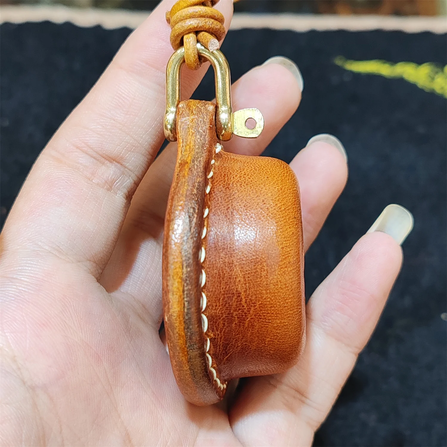 1pcs/lot Leather small pendant ornament Yellow and green Tibetan ethnic style Rub the pendant Car hanging