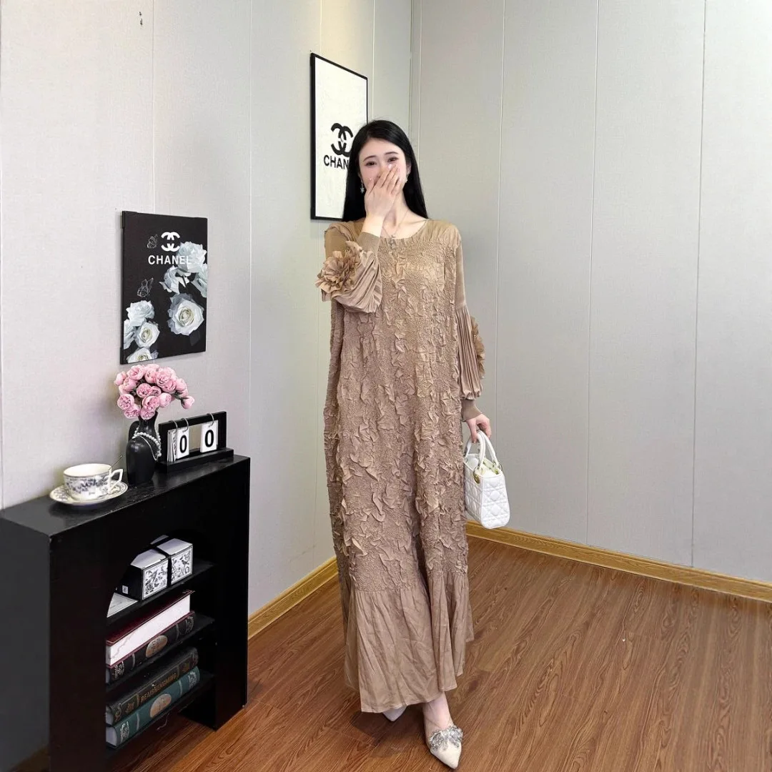 

Miyake Pleated Design Long Dress Women Elegant Hand-cranked Flower Long-sleeved Loose Dress Factory Direct Sales 2025 New Models